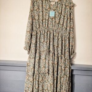 Hayden Long Sleeve Tiered Floral Maxi Dress - Sage Green & Peach